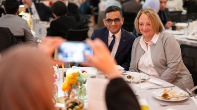 Ministerpräsident Hendrik Wüst lädt zum traditionellen Fastenbrechen in die Staatskanzlei ein
