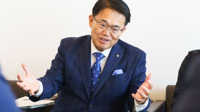 Ministerpräsident Hendrik Wüst empfängt den Gouverneur der japanischen Präfektur Aichi