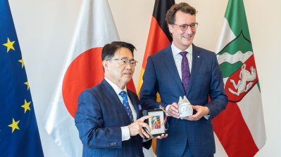 Ministerpräsident Hendrik Wüst empfängt den Gouverneur der japanischen Präfektur Aichi