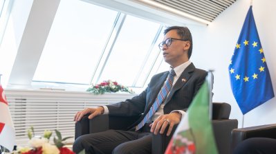 Ministerpräsident Hendrik Wüst empfängt den Botschafter der Republik Singapur