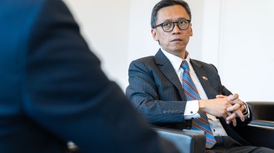 Ministerpräsident Hendrik Wüst empfängt den Botschafter der Republik Singapur