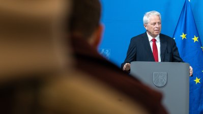 Fluchtministerium setzt Staatssekretär a.D. Jürgen Mathies als Berater ein