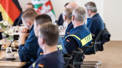 Ministerpräsident Wüst dankt nordrhein-westfälischen Helfern für Erdbebeneinsatz in der Türkei und Syrien