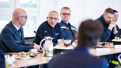 Ministerpräsident Wüst dankt nordrhein-westfälischen Helfern für Erdbebeneinsatz in der Türkei und Syrien