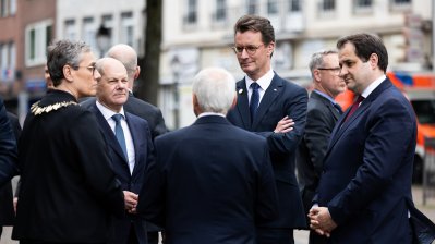 Präsident Wolodymyr Selenskyj und das ukrainische Volk erhalten den Karlspreis 2023