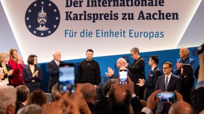 Präsident Wolodymyr Selenskyj und das ukrainische Volk erhalten den Karlspreis 2023