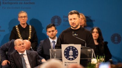 Präsident Wolodymyr Selenskyj und das ukrainische Volk erhalten den Karlspreis 2023