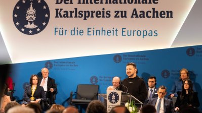 Präsident Wolodymyr Selenskyj und das ukrainische Volk erhalten den Karlspreis 2023