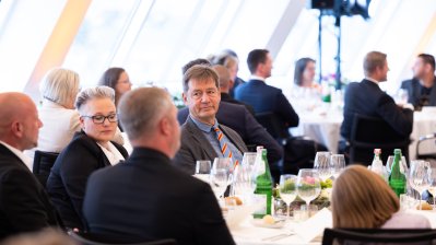 Ministerpräsident Hendrik Wüst verleiht 18 Personen für ihren herausragenden Einsatz während der Hochwasserkatastrophe 2021 die Rettungsmedaille des Landes