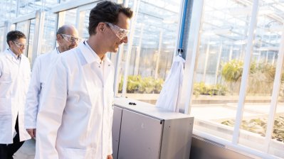 Ministerpräsident Hendrik Wüst besucht Bayer in Monheim