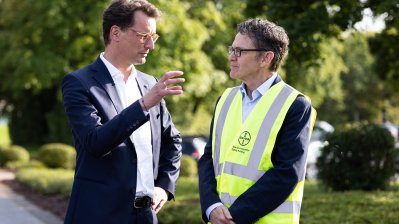 Ministerpräsident Hendrik Wüst besucht Bayer in Monheim