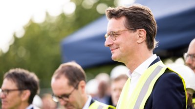 Ministerpräsident Hendrik Wüst besucht Bayer in Monheim