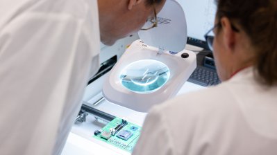 Ministerpräsident Hendrik Wüst besucht das Unternehmen Beckhoff Automation in Verl