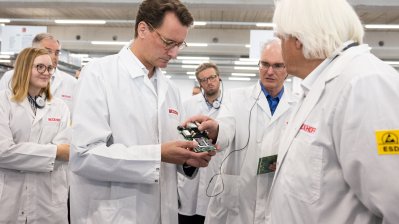Ministerpräsident Hendrik Wüst besucht das Unternehmen Beckhoff Automation in Verl
