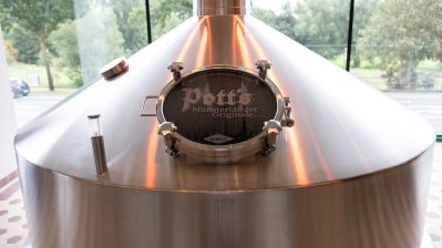 Ministerpräsident Hendrik Wüst besucht die Pott’s Brauerei in Oelde