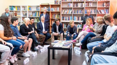 Ministerpräsident Hendrik Wüst besucht die Adolph-Kolping-Schule in Köln