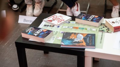 Ministerpräsident Hendrik Wüst besucht die Adolph-Kolping-Schule in Köln