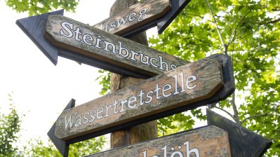 Ministerpräsident Hendrik Wüst besucht gemeinsam mit Manuel Andrack den Königsforst in Köln