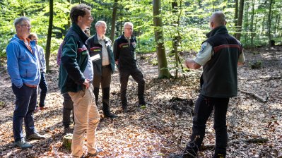 Ministerpräsident Hendrik Wüst besucht gemeinsam mit Manuel Andrack den Königsforst in Köln