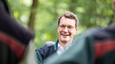 Ministerpräsident Hendrik Wüst besucht gemeinsam mit Manuel Andrack den Königsforst in Köln