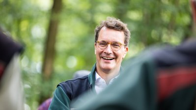 Ministerpräsident Hendrik Wüst besucht gemeinsam mit Manuel Andrack den Königsforst in Köln