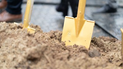 Spatenstich zur Landesgartenschau 2026 durch Ministerpräsident Wüst in Neuss