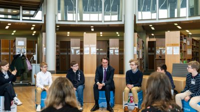 Girls‘ & Boys‘ Day: Schülerinnen und Schüler zu Gast bei Ministerpräsident Wüst
