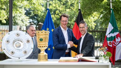 Ministerpräsident Wüst empfängt die Meistermannschaft von Bayer 04 Leverkusen