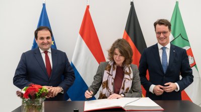 Antrittsbesuch der niederländischen Botschafterin: Ministerpräsident Wüst empfängt Hester Somsen in der Staatskanzlei