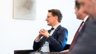 Ministerpräsident Hendrik Wüst empfängt den neuen Doyen des Konsularischen Korps Nordrhein-Westfalen in der Staatskanzlei