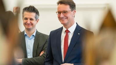Ministerpräsident Hendrik Wüst empfängt Sternsinger zum traditionellen Dreikönigssingen