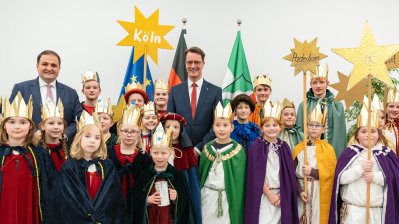 Ministerpräsident Hendrik Wüst empfängt Sternsinger zum traditionellen Dreikönigssingen