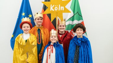 Ministerpräsident Hendrik Wüst empfängt Sternsinger zum traditionellen Dreikönigssingen