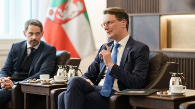 Ministerpräsident Wüst im Gespräch mit der Botschafterin von Japan in Deutschland bei ihrem Antrittsbesuch