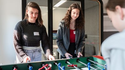 Girls' & Boys' Day: Schülerinnen und Schüler treffen Ministerpräsident Wüst und entdecken IT und Verwaltung