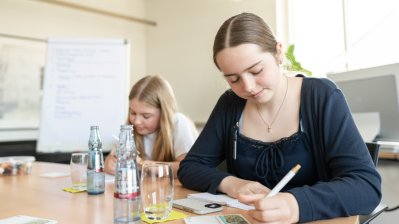 Girls' & Boys' Day: Schülerinnen und Schüler treffen Ministerpräsident Wüst und entdecken IT und Verwaltung