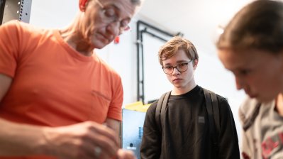 Girls' & Boys' Day: Schülerinnen und Schüler treffen Ministerpräsident Wüst und entdecken IT und Verwaltung