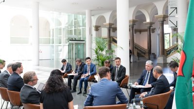 Ministerpräsident Wüst empfängt den Premierminister der Republik Usbekistan Abdulla Aripov