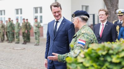 König Willem-Alexander, Bundespräsident Steinmeier und Ministerpräsident Wüst besuchen das 1. Deutsch-Niederländischen Corps