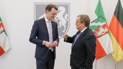 MP Wüst und MP a.D. Laschet im Gespräch