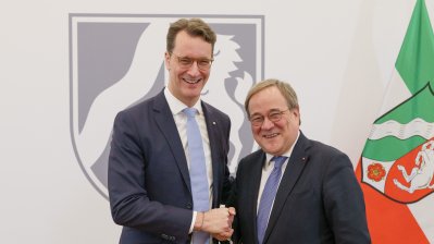 MP Wüst und MP a.D. Laschet im Gespräch