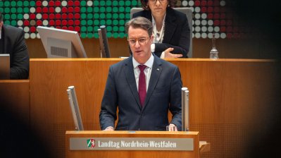Nordrhein-Westfalen weiter auf klarem Kurs: Haushalt setzt Schwerpunkte auf Bildung, Sicherheit, starke Kommunen und Zukunftsinvestitionen