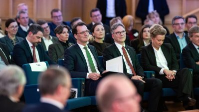 Ministerpräsident Hendrik Wüst hält Rede anlässlich des 20. Todestags von Johannes Rau