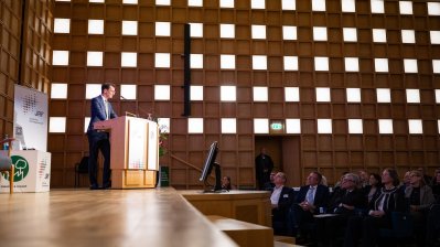 Ministerpräsident Hendrik Wüst hält Rede anlässlich des 20. Todestags von Johannes Rau