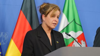 Ministerin Neubaur während ihrer Rede