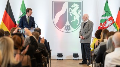 Ministerpräsident Hendrik Wüst verleiht Verdienstorden des Landes Nordrhein-Westfalen an 15 Persönlichkeiten