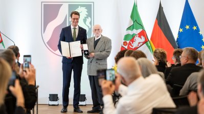 Ministerpräsident Hendrik Wüst verleiht Verdienstorden des Landes Nordrhein-Westfalen an 15 Persönlichkeiten