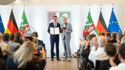 Ministerpräsident Hendrik Wüst verleiht Verdienstorden des Landes Nordrhein-Westfalen an 15 Persönlichkeiten