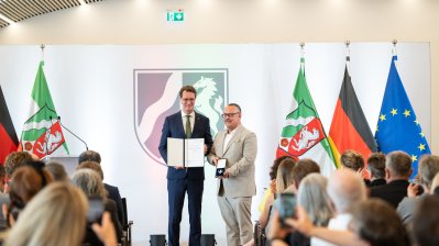 Ministerpräsident Hendrik Wüst verleiht Verdienstorden des Landes Nordrhein-Westfalen an 15 Persönlichkeiten