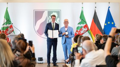 Ministerpräsident Hendrik Wüst verleiht Verdienstorden des Landes Nordrhein-Westfalen an 15 Persönlichkeiten